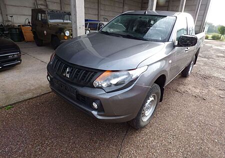 Mitsubishi L200 Club Cab 4WD 1. Hand