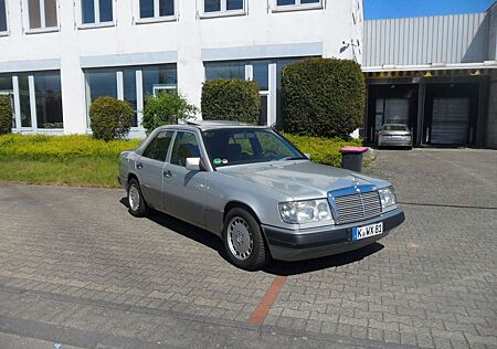 Mercedes-Benz 260 E Sportline*Aut*Klima*Schiebedach*Alu*TOP+TOP