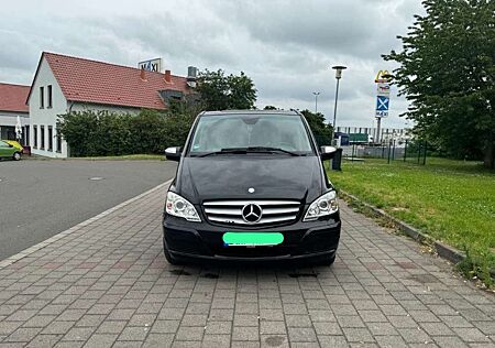 Mercedes-Benz E 200 Mercedes- Benz Viano V6