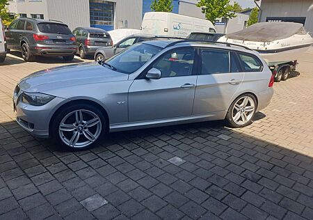 BMW 320i 320 Touring Aut.