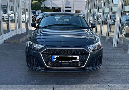 Audi A1 30 TFSI Sportback S tronic line
