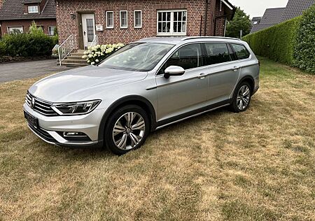 VW Passat Alltrack Volkswagen 2.0 TDI SCR 4Motion DSG (BMT)