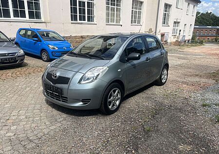 Toyota Yaris Luna 1.3 VVT-I 1 Hand Tüv neu Winterreifen