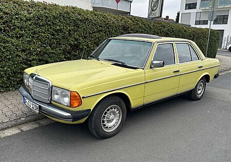 Mercedes-Benz 200 D H-Zulassung, viele Neuteile, top Zustand