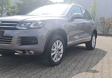 VW Touareg Volkswagen V6 3.0 TDI AHK STANDHEIZUNG PANORAMADACH VOLLE HÜT