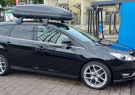 Ford Focus Turnier 1.0 EcoBoost Aut. Titanium