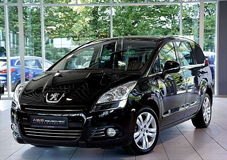 Peugeot 5008 Allure 1.Hand *7-Sitzer*SHZ*Pano*PDC*Tempo