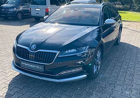 Skoda Superb Combi 2.0 TDI Scout 4x4 PANO AHK STHZ 360