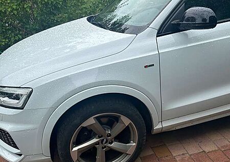 Audi Q3 2.0 TDI quattro design S- Line