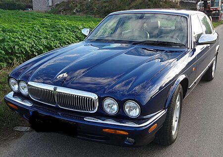 Jaguar XJ8 XJ