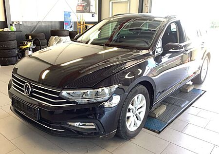 VW Passat Volkswagen Variant 1.5 TSI Business DSG AHK Navi LED