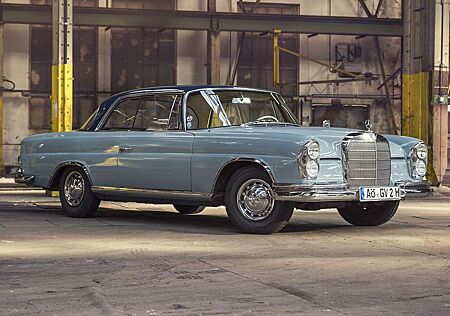 Mercedes-Benz 220 SEb Coupe