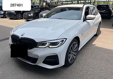 BMW 330 e M Sport Laser 18" ACC HeadUp CockpProf Kam