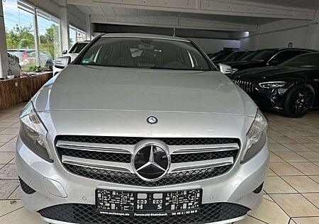 Mercedes-Benz A 180 BlueEfficiency 7G-DCT Style Automatik Lede