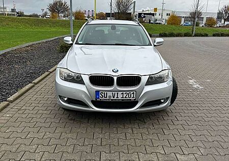 BMW 320d 320 DPF Touring Aut. Edition Fleet