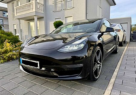 Tesla Model 3 Allradantrieb Dual Motor Performance