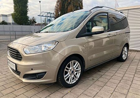 Ford Tourneo Courier 1.0 EcoBoost Titanium