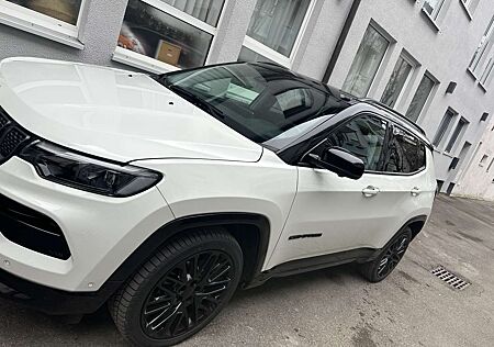 Jeep Compass 1.5 GSE T4 48V e-Hybrid Automatik S