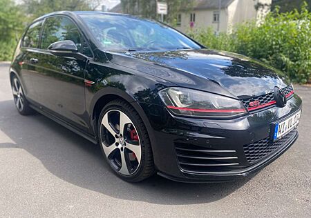 VW Golf GTI Volkswagen Golf 2.0 DSG BMT GTI Performance mit REMUS AUSPUFF