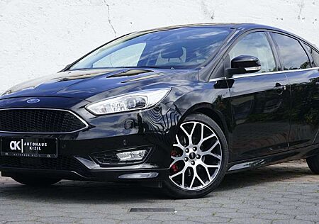 Ford Focus Titanium Au(Sport,Leder,Xenon,Kamera,Navi)