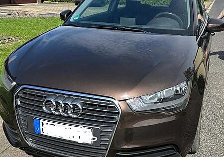 Audi A1 +1.2+TFSIAttraction