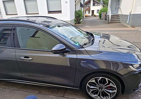 Ford Focus Turnier Turnier 1.0 EcoBoost Hybrid ST-LINE