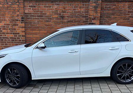 Kia Cee'd Ceed / Ceed Diesel 1.6 CRDi