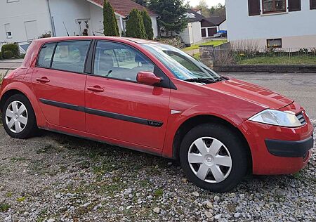 Renault Megane Fließheck 5-Türer 1.4 Emotion