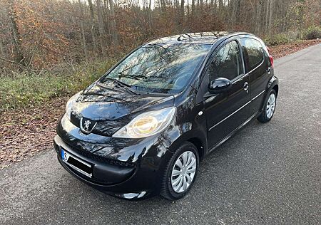 Peugeot 107 Filou TÜV Neu Klimaanlage