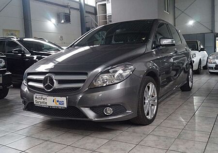 Mercedes-Benz B 200 *Navi*AHK*PDC*SH*