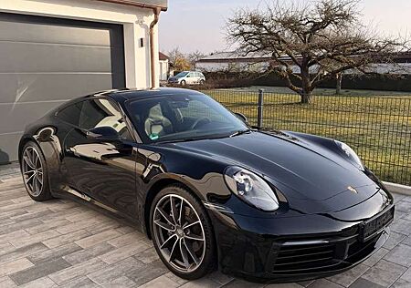 Porsche 992 Carrera