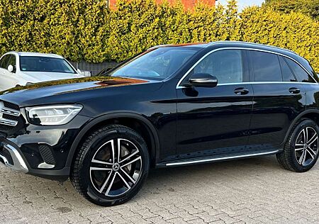 Mercedes-Benz GLC 300 GLC300de 9G-TR 4M-WIDESCREEN-LEDER-AHK-SPUR-TOT
