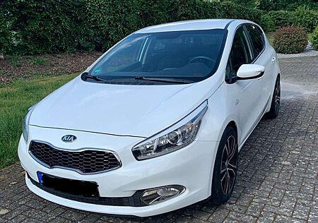 Kia Cee'd Ceed / Dream Team