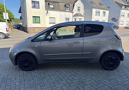 Mitsubishi Colt CZ3 1.3 Invite Sport Edition TÜV/AU NEU