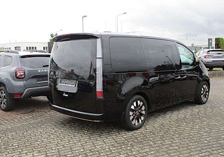 Hyundai Staria Signature 2WD + Zugvorrichtung