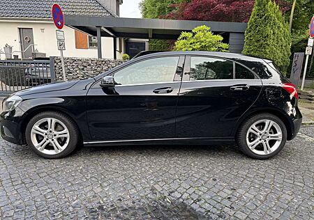 Mercedes-Benz A 180 (BlueEFFICIENCY) 7G-DCT Urban