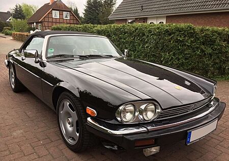 Jaguar XJSC V12