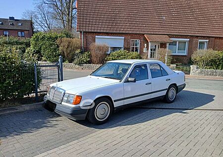 Mercedes-Benz 230 2.3 Benzin*Automatik*Schiebedach*uvm.*