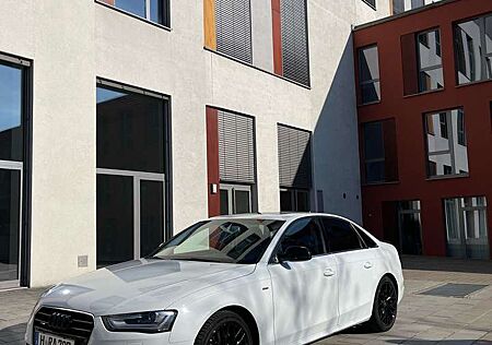 Audi A4 2.0 TFSI quattro S tronic line Sportpaket (plus)