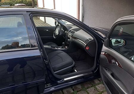 Mercedes-Benz E 220 E-Klasse Diesel CDI Automatik Classic