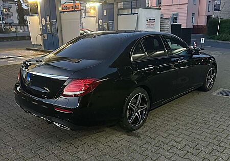 Mercedes-Benz E 350 E 350e 9G-TRONIC AMG Line