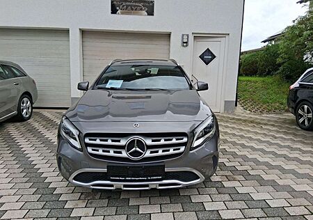 Mercedes-Benz GLA 180 URBAN Progressive-Paket sehr gepflegt