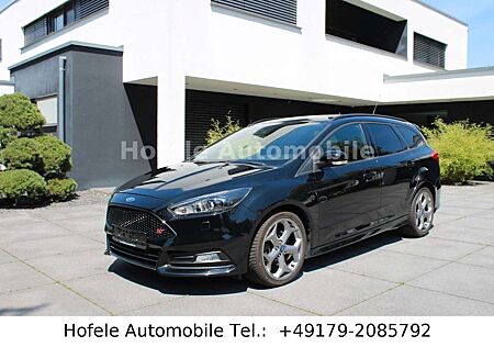 Ford Focus Turnier ST**XENON/AMBIENTE/NAVI/RECARO**