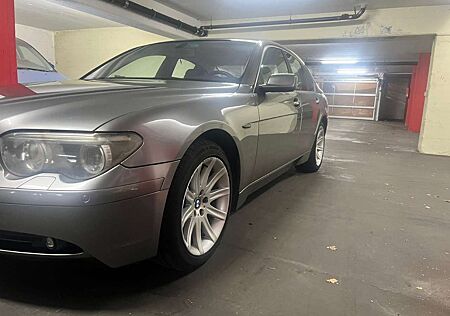 BMW 745Li 745