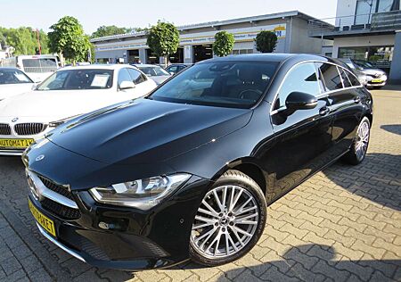 Mercedes-Benz CLA 200 d Shooting Brake *1.HAND *PANO *AHK *GARANTIE