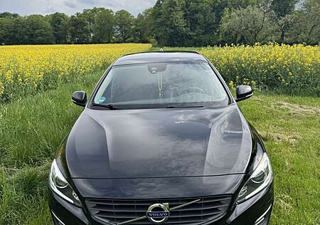 Volvo V60 Cross Country D3 Geartronic Momentum