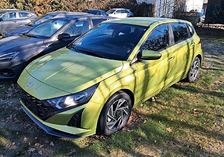 Hyundai i20 Trend Navi/Bose Sound/Sitzhzg uvm.