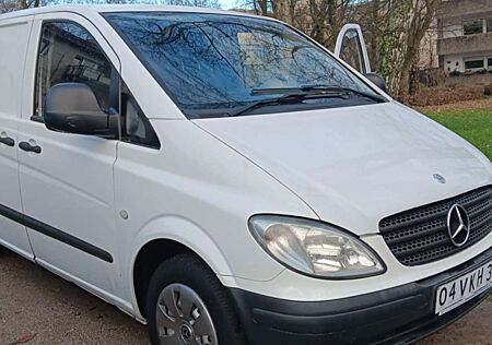 Mercedes-Benz Vito 109 CDI Extralang Mixto