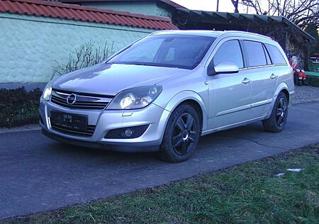 Opel Astra Diesel Caravan DPF Innovation,Xenon,6-Gang,AHK,