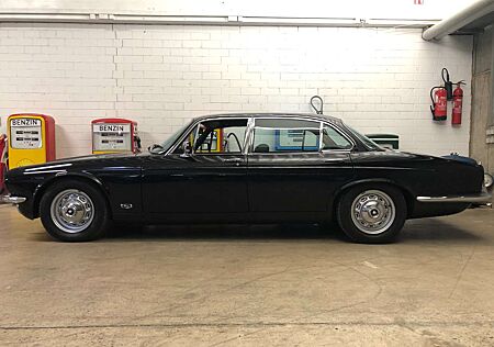 Jaguar XJ6